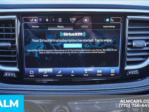 Used 2024 Chrysler Pacifica Select image 45