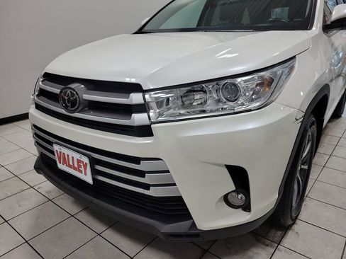 Used 2019 Toyota Highlander XLE image 22