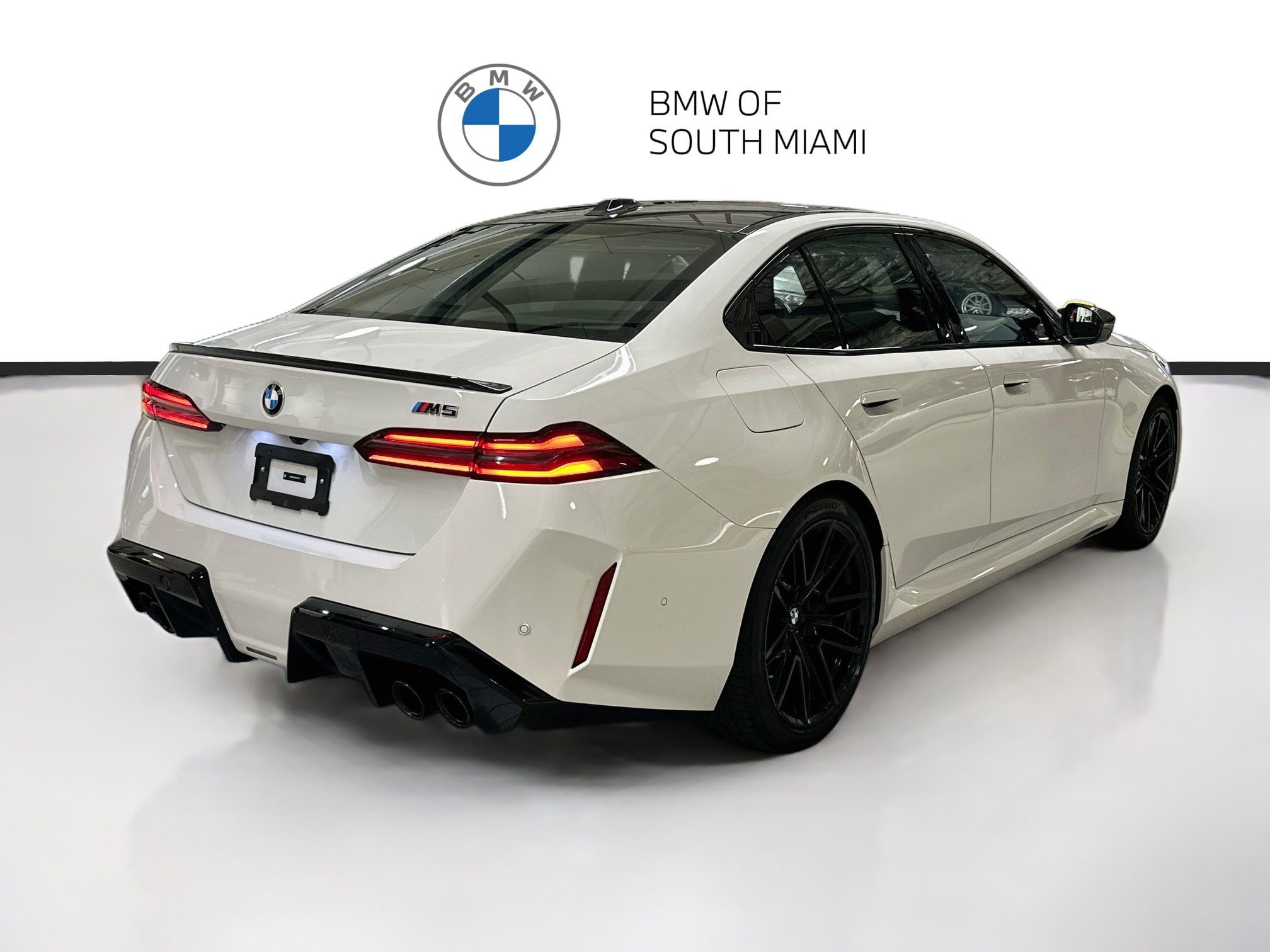 Used 2025 BMW M5 w/ Carbon Package AWD/4WD image 7