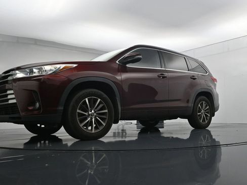 Used 2018 Toyota Highlander XLE AWD/4WD image 20