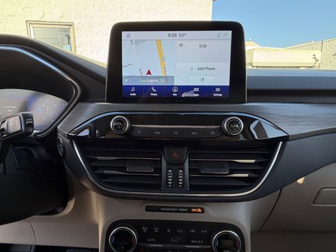 Used 2020 Ford Escape Titanium image 18