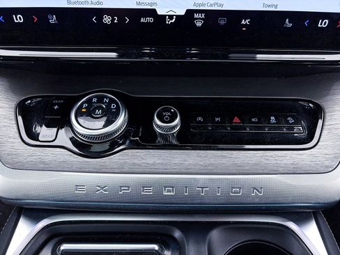 Used 2025 Ford Expedition Max Platinum image 29