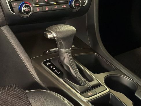 Used 2019 Kia Optima S w/ S Panoramic Sunroof Package image 17