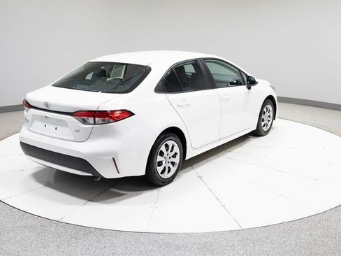 Used 2020 Toyota Corolla LE image 6