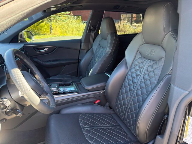 Used 2024 Audi SQ8 Prestige w/ Prestige Package AWD/4WD image 21