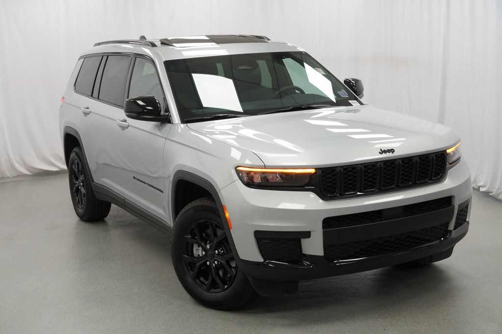 Certified 2024 Jeep Grand Cherokee L Altitude AWD/4WD image 15
