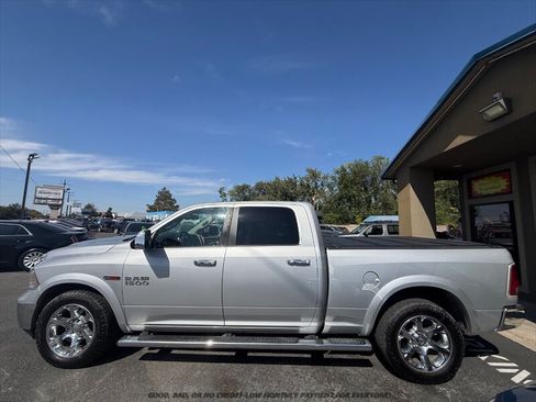 Used 2016 RAM 1500 Laramie w/ Convenience Group AWD/4WD image 4