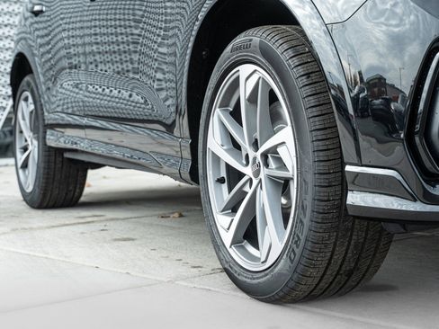 New 2025 Audi Q3 2.0T Premium image 30
