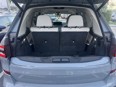 Used 2024 BMW X7 xDrive40i w/ Executive Package image 6