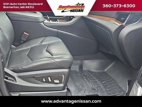 Used 2017 Cadillac Escalade ESV Premium Luxury AWD/4WD image 20