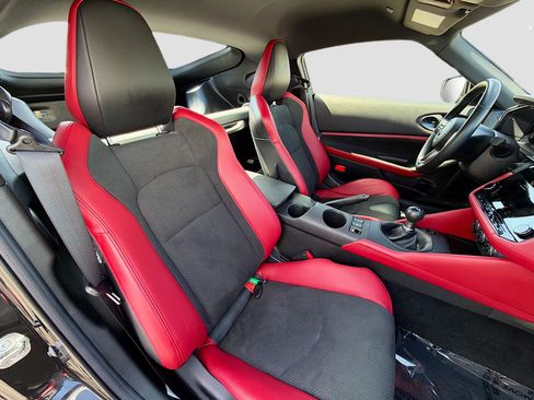 Used 2024 Nissan Z Performance w/ Floor Mat Package RWD image 14