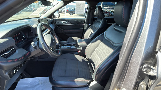 Certified 2025 Ford Explorer ST-Line AWD/4WD image 19
