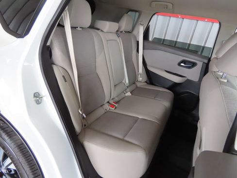 Used 2021 Nissan Rogue SV FWD image 28