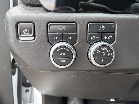 Used 2023 GMC Sierra 1500 Elevation image 48