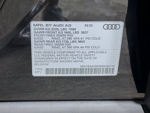Certified 2024 Audi Q8 e-tron Premium Plus w/ Premium Plus Package AWD/4WD image 34