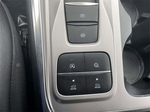 Used 2020 Ford Explorer Limited image 21