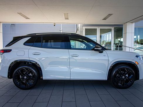 New 2026 Volkswagen Tiguan SE R-Line FWD image 3