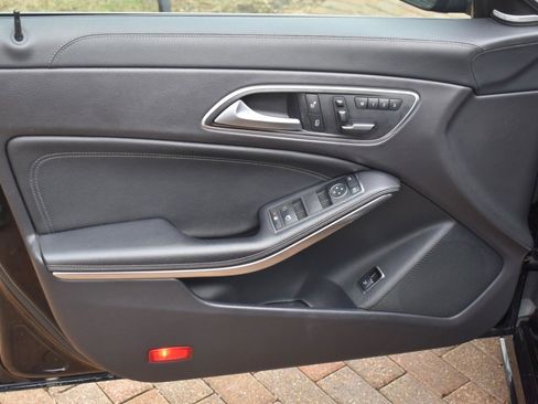 Used 2014 Mercedes-Benz CLA 250 4MATIC image 27