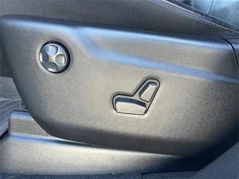 Used 2022 Jeep Grand Cherokee Limited image 21