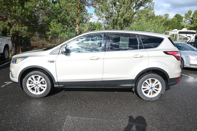 Used 2017 Ford Escape SE AWD/4WD image 2