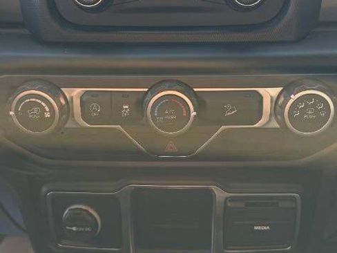 Used 2019 Jeep Wrangler Sport image 18