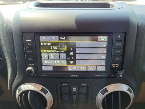 Used 2015 Jeep Wrangler Unlimited Sahara w/ Dual Top Group AWD/4WD image 25