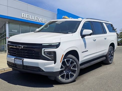 New 2026 Chevrolet Suburban RST w/ Comfort Package AWD/4WD image 1