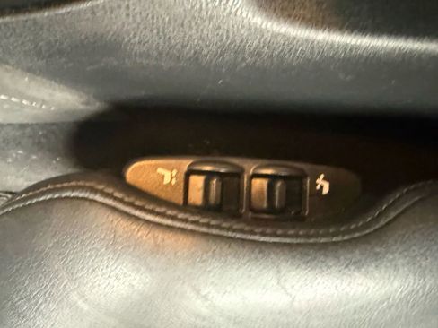 Used 2015 Nissan 370Z Touring Sport image 32