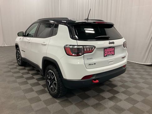 Used 2024 Jeep Compass Trailhawk image 7