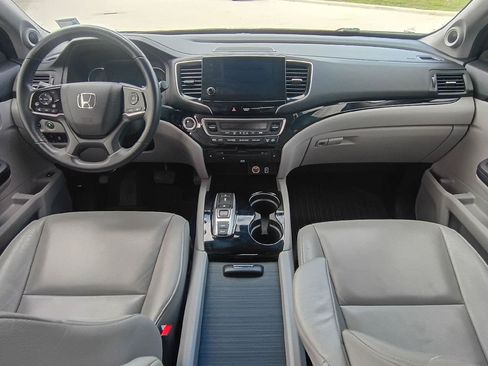 Used 2019 Honda Pilot Touring image 16