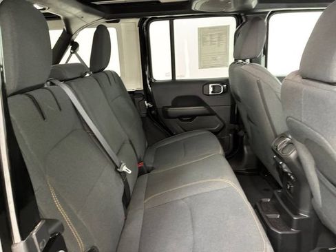 Used 2025 Jeep Wrangler Unlimited Sahara w/ Safety Group AWD/4WD image 16