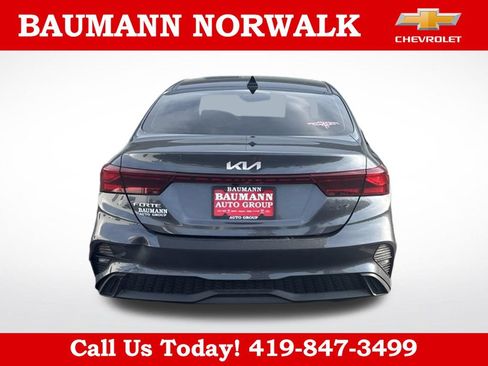 Used 2024 Kia Forte LXS w/ LXS Technology Package FWD image 6