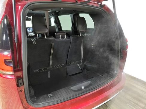 Used 2025 Chrysler Pacifica Select image 45