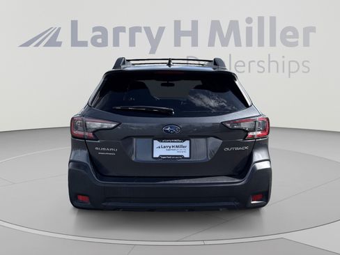 Used 2023 Subaru Outback Premium AWD/4WD image 4