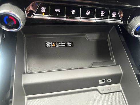 New 2026 Chevrolet Suburban Premier AWD/4WD image 30