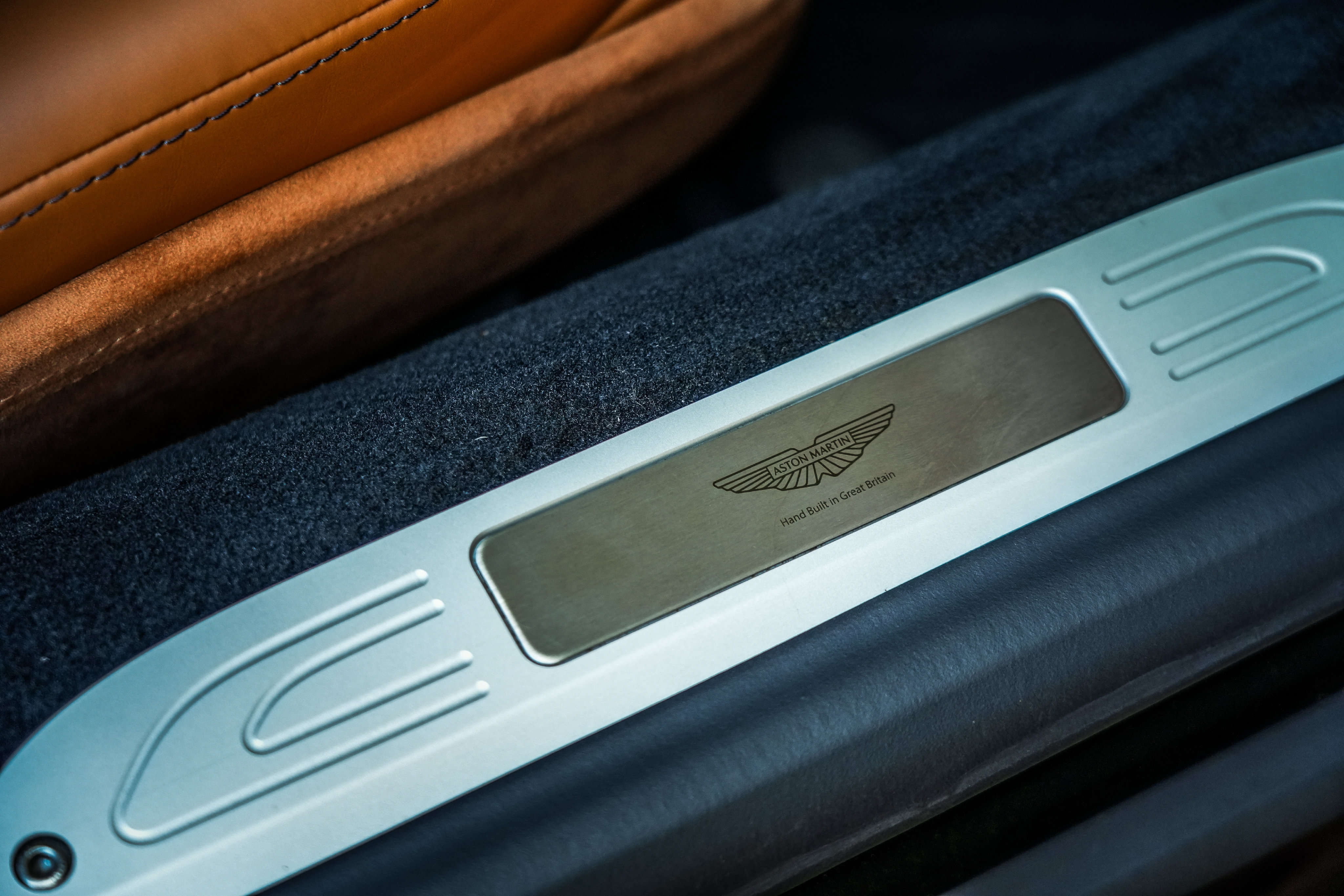Used 2025 Aston Martin V8 Vantage Coupe RWD image 22
