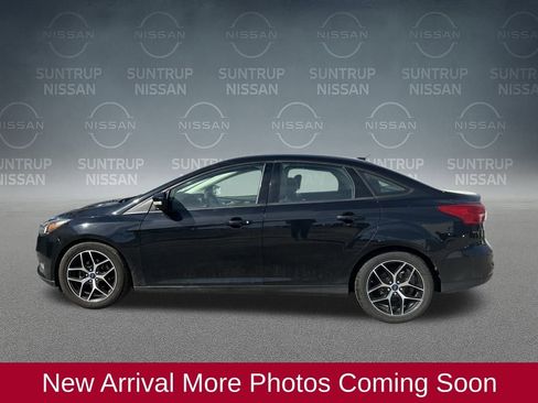 Used 2018 Ford Focus SEL image 2