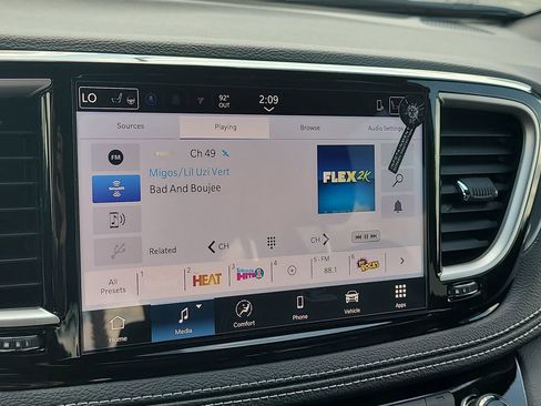 New 2026 Chrysler Pacifica Select w/ S Appearance Package FWD image 24