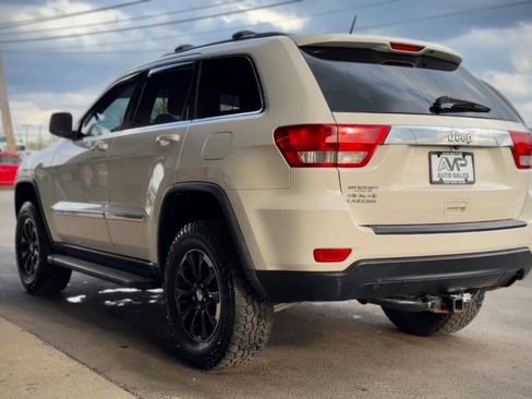 Used 2011 Jeep Grand Cherokee Laredo w/ All Weather Capability Group image 4