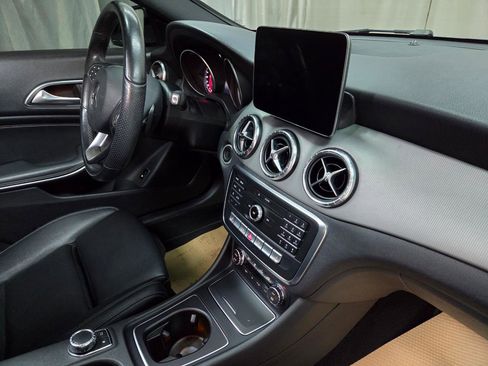 Used 2019 Mercedes-Benz CLA 250 4MATIC image 22