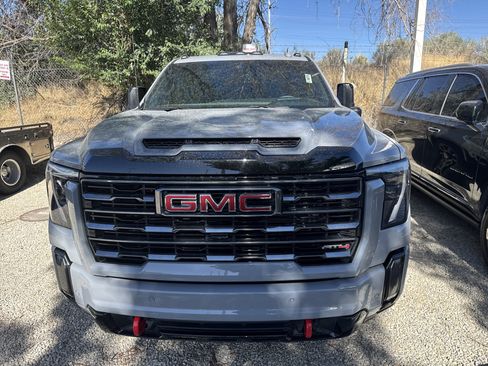 Used 2024 GMC Sierra 3500 AT4 w/ AT4 Premium Plus Package AWD/4WD image 4