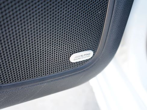 Used 2015 Chrysler 200 C w/ Navigation & Sound Group I image 21