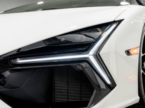Used 2025 Lamborghini Revuelto AWD/4WD image 18