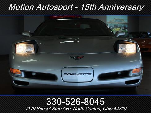 Used 2004 Chevrolet Corvette Convertible w/ Preferred Equipment Group RWD image 37