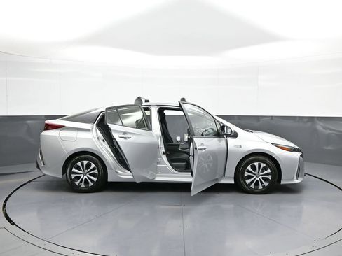 Used 2022 Toyota Prius Prime LE FWD image 42