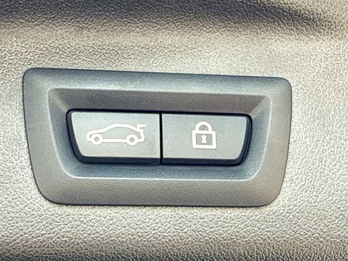 Used 2023 BMW X7 M60i w/ Executive Package image 13