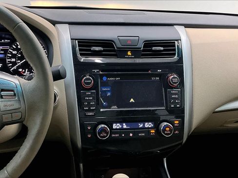 Used 2015 Nissan Altima 2.5 SV w/ Convenience Package FWD image 6