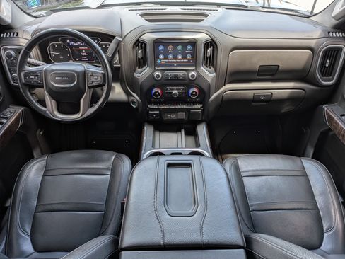 Used 2022 GMC Sierra 2500 Denali w/ Denali Black Diamond Edition AWD/4WD image 14