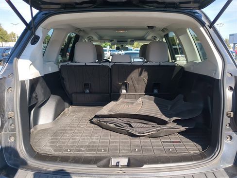 Used 2017 Subaru Forester 2.5i Premium image 9