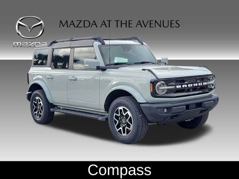 Used 2022 Ford Bronco Outer Banks image 3